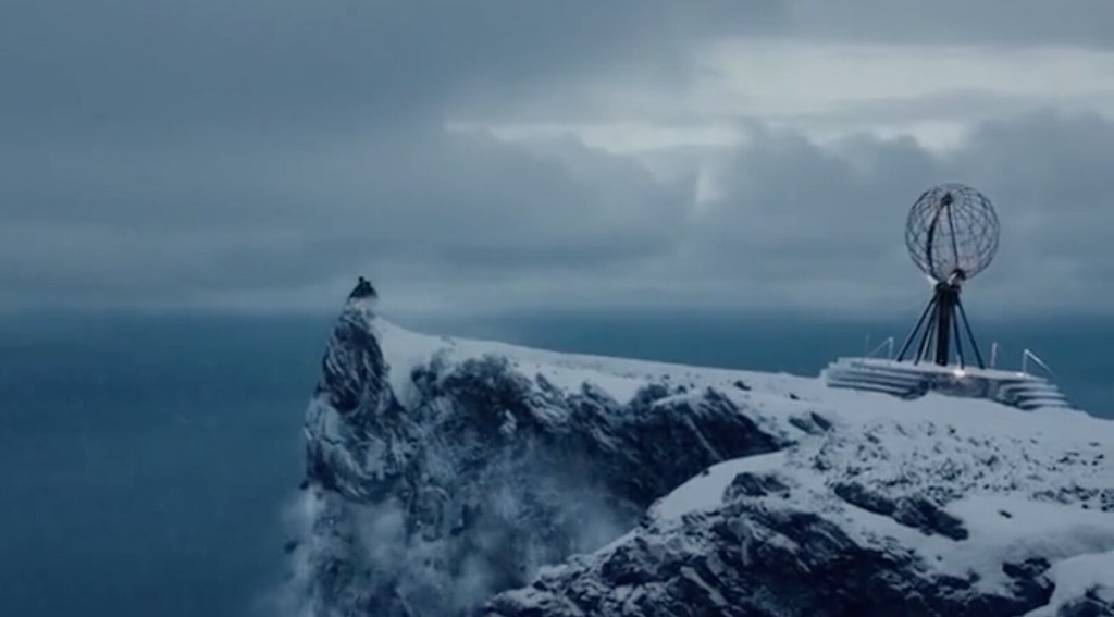 tvc - Green-Screen background - fake snow - real peak build - real globe-icon build