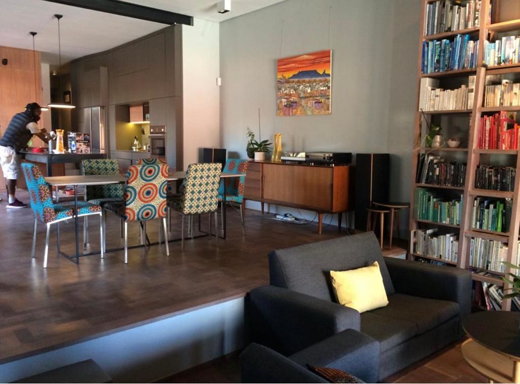 Eraser feature WB - setting modern eccentric